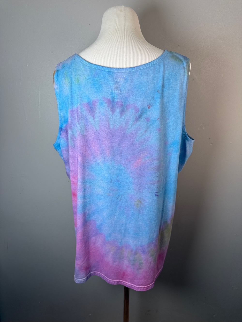 Tie-Dye Sleeveless V-Neck Tank Top - Blue & Pink - Picture 4 of 7